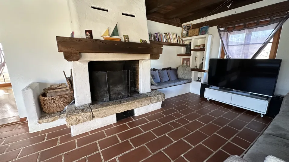 9,5-Zimmer-Haus zum Verkauf im Dorf Courtételle