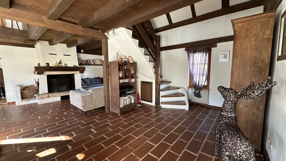 9,5-Zimmer-Haus zum Verkauf im Dorf Courtételle