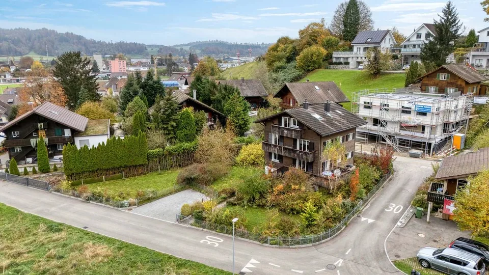 Refugium zum Ausbauen - Neues Bauen - Gestalten Sie selbst - Grosses Grundstück