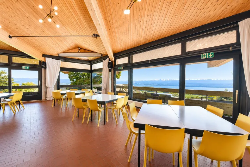 Oasi verde di tranquillità con vista panoramica sul Lago di Neuchâtel