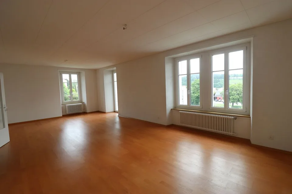Ertragsgebäude mit 9 Wohnungen, 1 Werkstatt und 8 Garagen – Foto 7 von 9