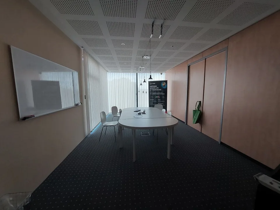 Immeuble commercial avec 23 places de parc extérieures – photo 7 sur 13