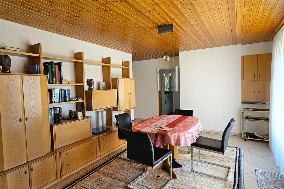 Magnifique appartement de 4,5 pièces avec cheminée à St-Blaise