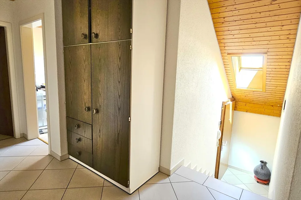 Wunderschöne 4,5-Zimmer-Wohnung mit Kamin in St-Blaise – Foto 7 von 10