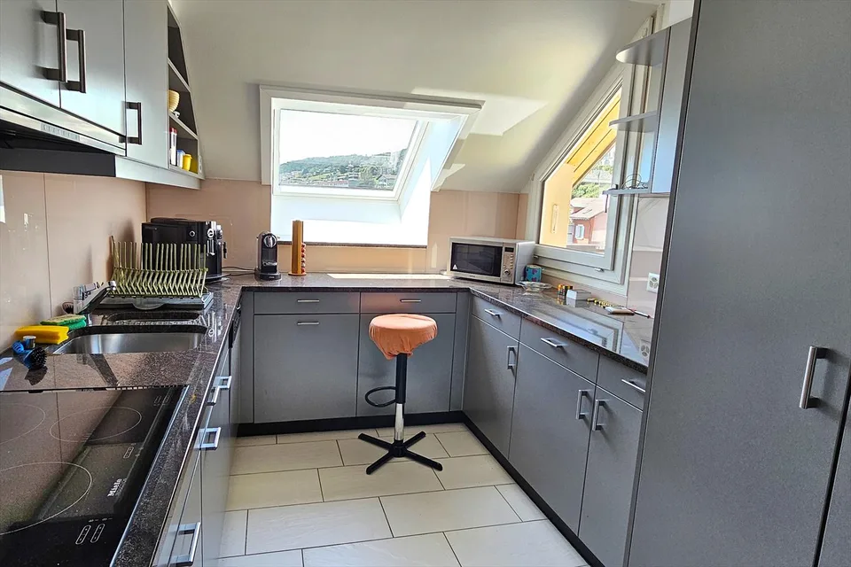 Magnifique appartement de 4,5 pièces avec cheminée à St-Blaise