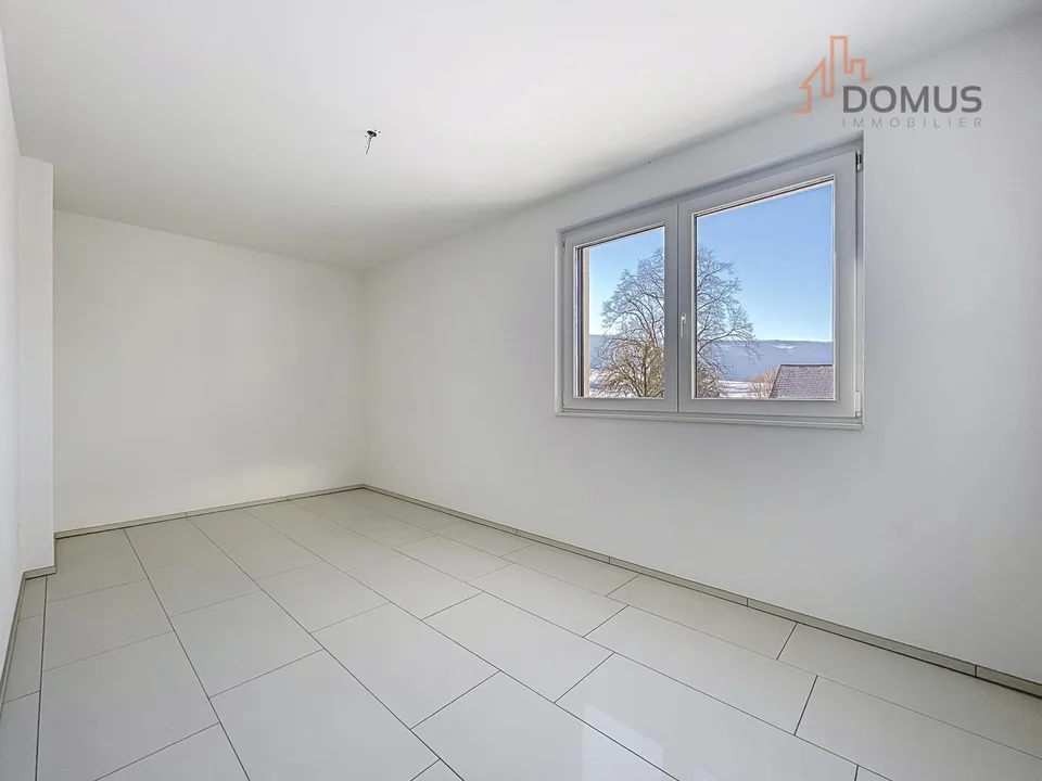 Spacious modern apartment with large terrace in recent building – photo 9 of 13