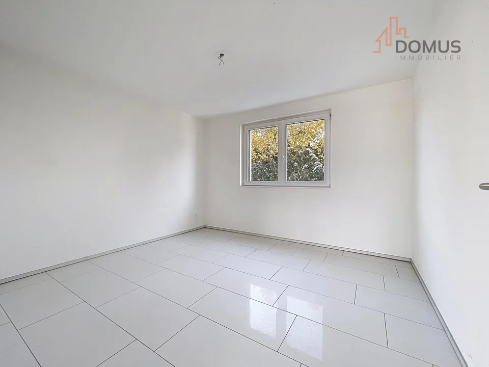 Spacious modern apartment with large terrace in recent building – photo 7 of 13