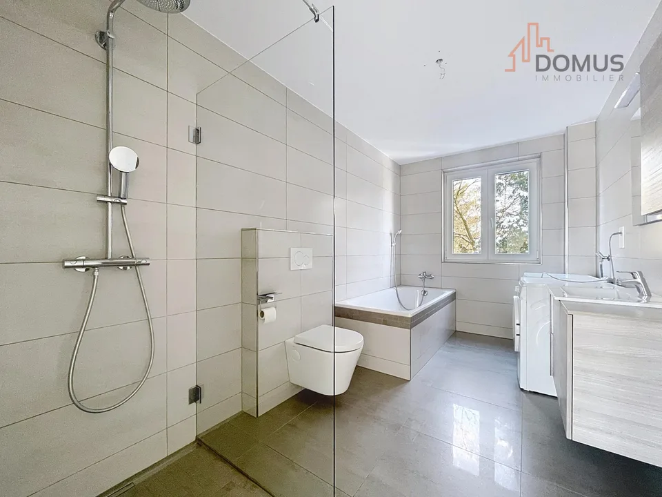 Spacious modern apartment with large terrace in recent building – photo 10 of 13