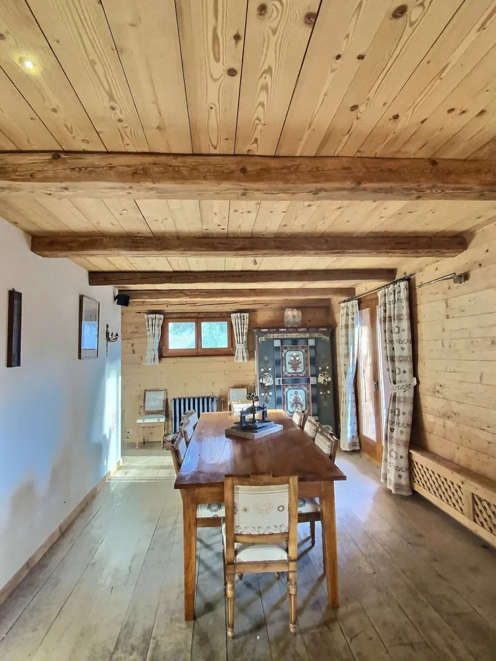 25 39 Chalet idéalement situé dans un style alpin tout confort