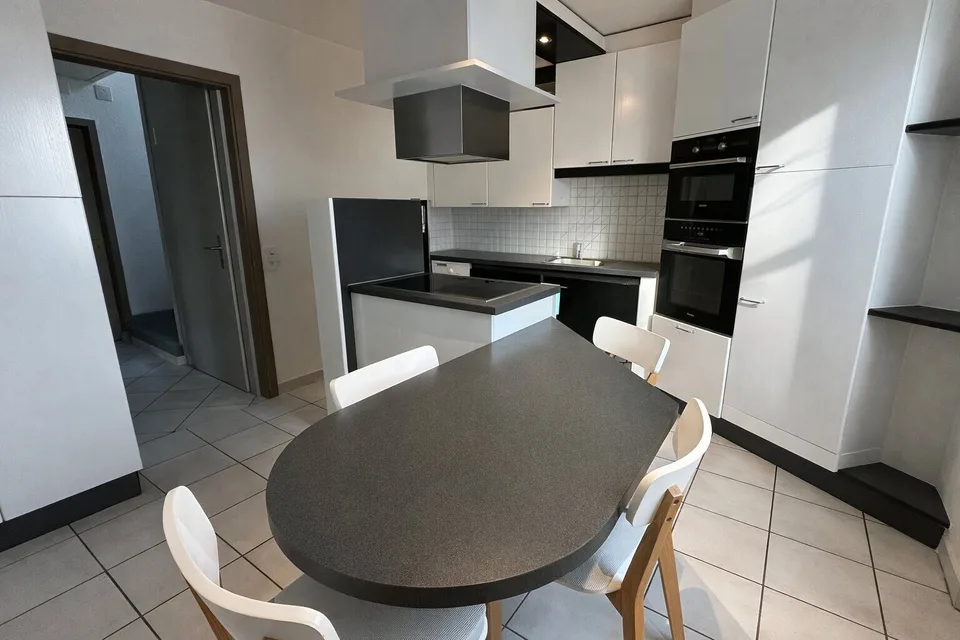 Maison à vendre de 3 logements avec grand terrain à Courgenay