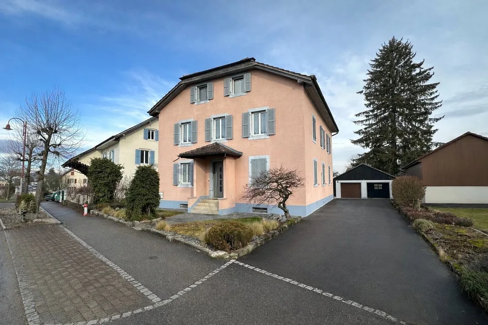 Maison à vendre de 3 logements avec grand terrain à Courgenay
