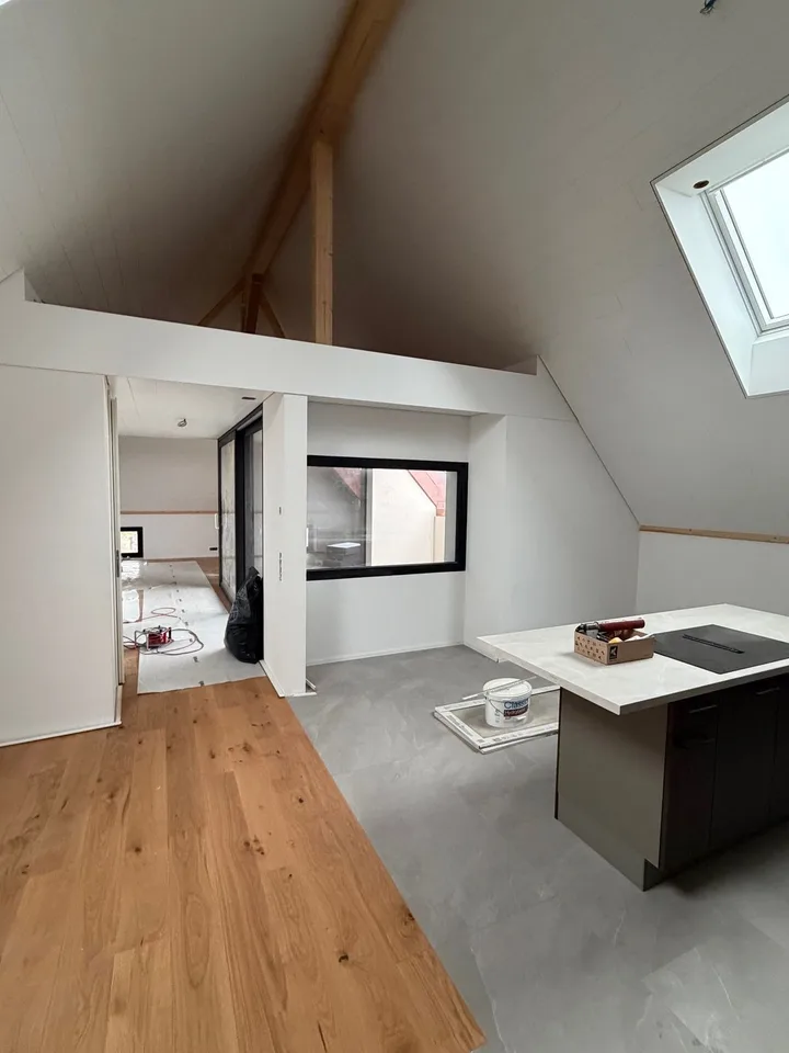 Bright high-end duplex
