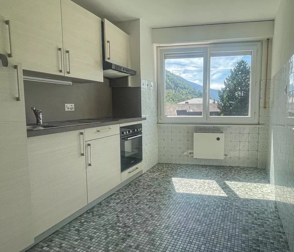 Chippis: Edificio di rendimento con 12 appartamenti molto ben mantenuti
