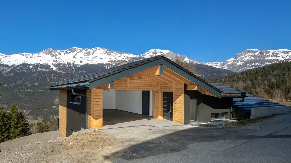 Crans-Montana. Nuova casa indipendente di 5,5 locali dallo stile decisamente contemporaneo