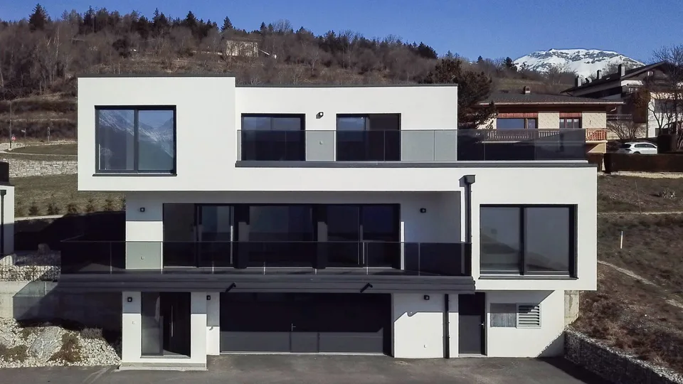 A pochi minuti da Crans-Montana. Chermignon. Villa contemporanea di 5,5 locali con vista sulle Alpi