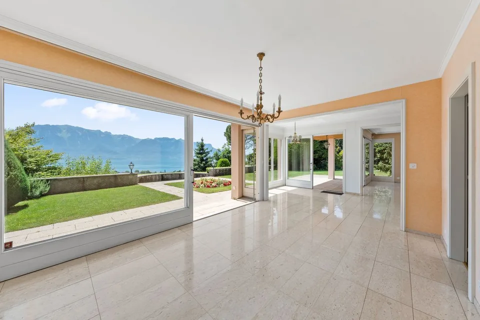 Villa eccezionale, vista mozzafiato sul lago e sulle Alpi, posizione ideale!