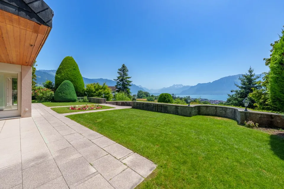 Villa eccezionale, vista mozzafiato sul lago e sulle Alpi, posizione ideale!