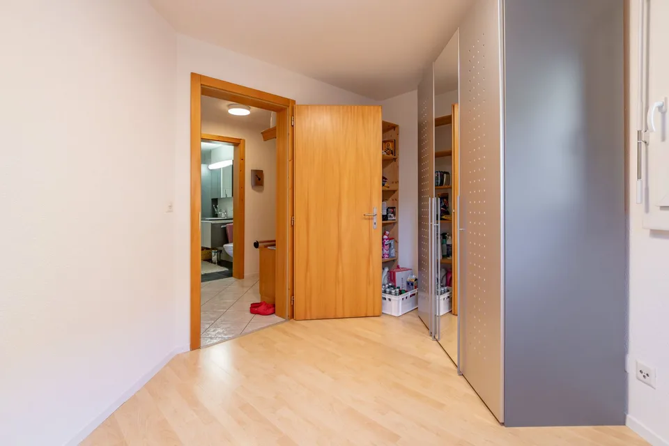 Exklusive 5.5-Zimmerwohnung in Grengiols – frisch renoviert & in Top-Zustand – Foto 9 von 14