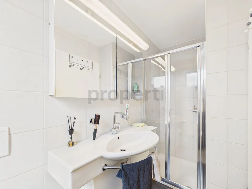 Moderne 5.5-Zimmer Wohnung mit 290m2 Garten in Wetzikon – Foto 9 von 13
