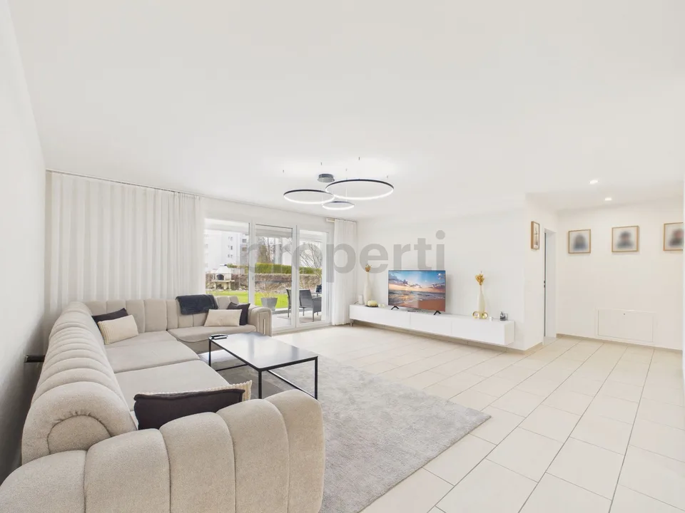 Moderne 5.5-Zimmer Wohnung mit 290m2 Garten in Wetzikon