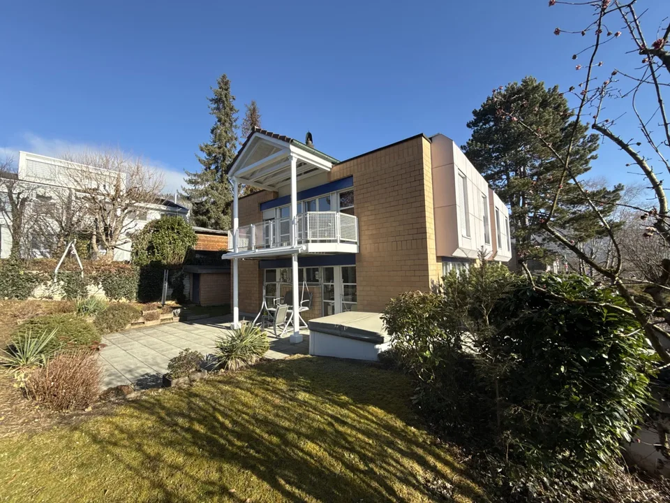 À vendre à Delémont maison de 4.5 pièces dans un quartier recherché