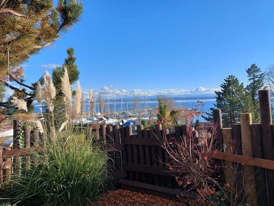 Spaziosa villa con vista lago e sulle Alpi