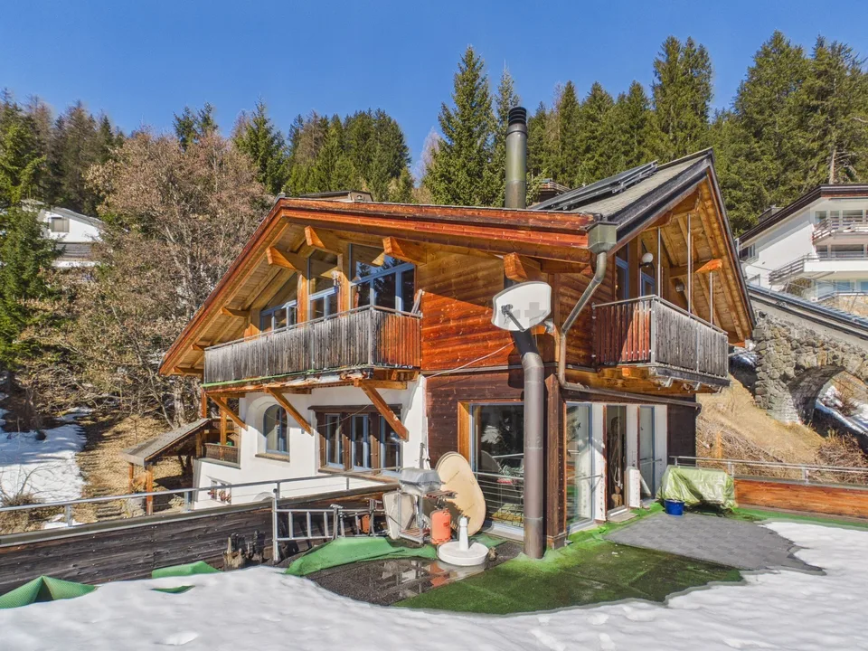 RESERVIERT - Charmante 3.5-Zimmer Altbauwohnung mit traumhafter Aussicht in die Bergwelt rund um Davos