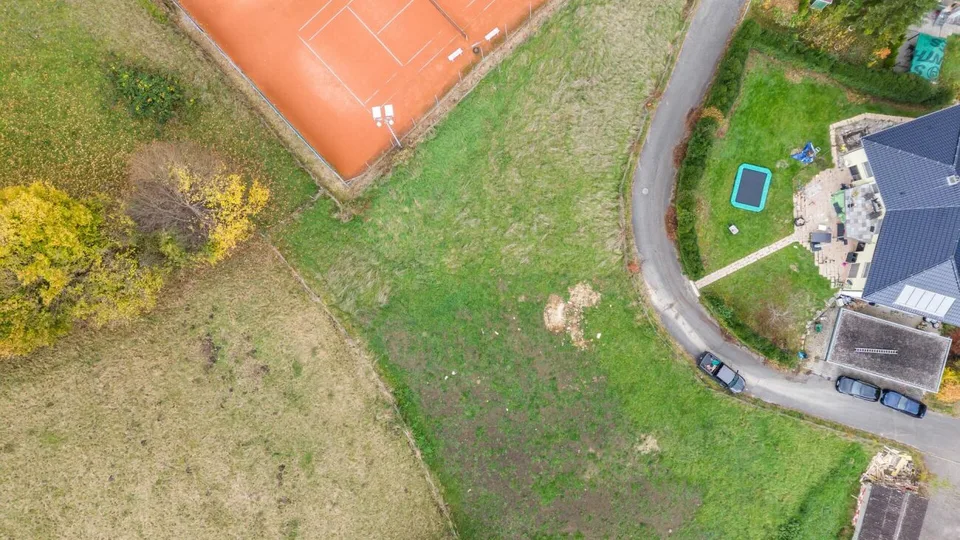 Sonniges Bauland mit bewilligten MFH Projekten - Waldenburg BL