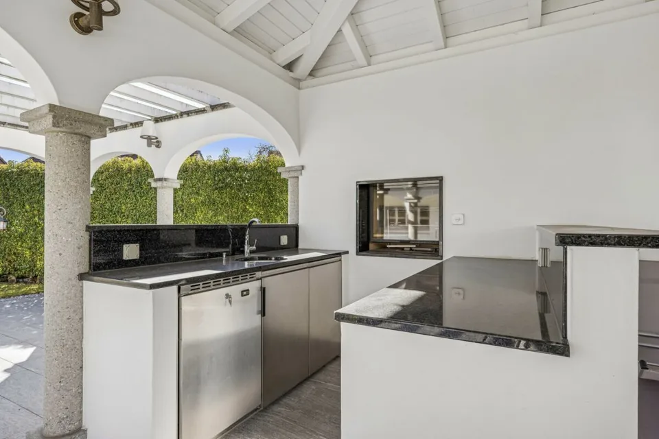 THE RIDGELINE RESIDENCE