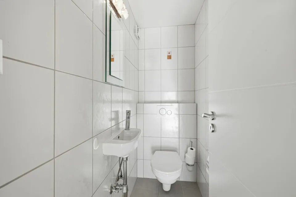 Renovierte 4.5-Zimmer-Wohnung mit grosszügigem Balkon, Lift und Garage – Foto 11 von 13