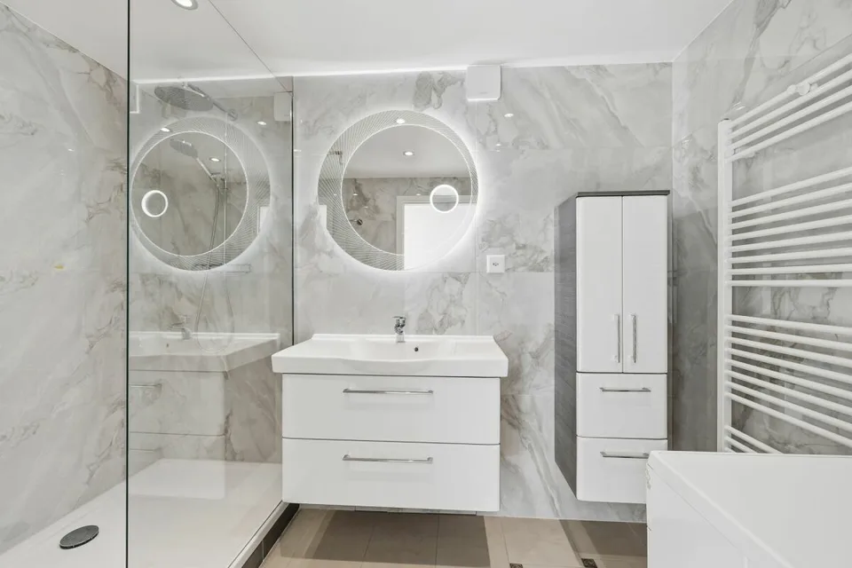 Renovierte 4.5-Zimmer-Wohnung mit grosszügigem Balkon, Lift und Garage – Foto 8 von 13