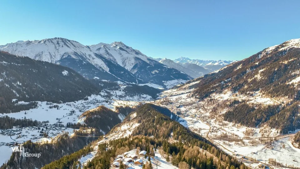 Bauländer in Bellwald - zentrale sonnige Hanglage