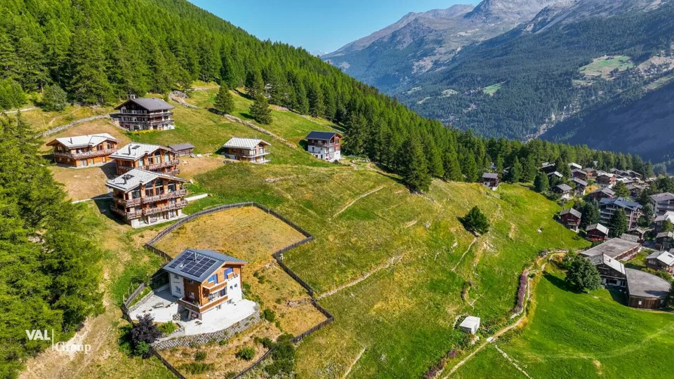 Schöne Bauparzellen mit grandiosem Blick in Saas-Fee