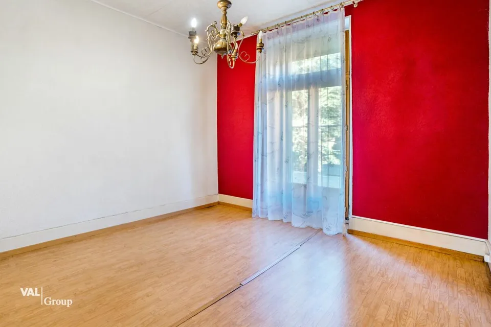 Due appartamenti + deposito, in una casa di 3 unità