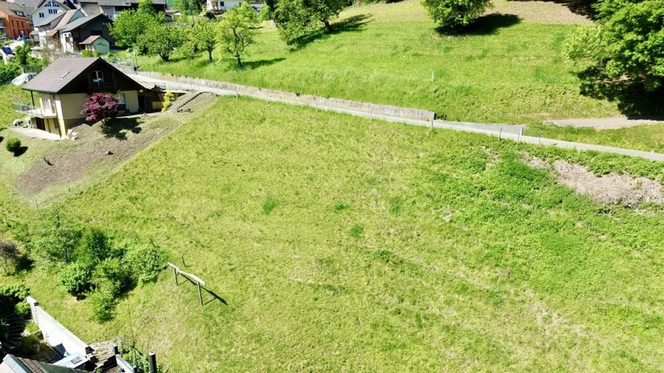 Hier entsteht Ihr Traumhaus mit Weitblick! Sonniges Baugrundstück in Grindel (SO)