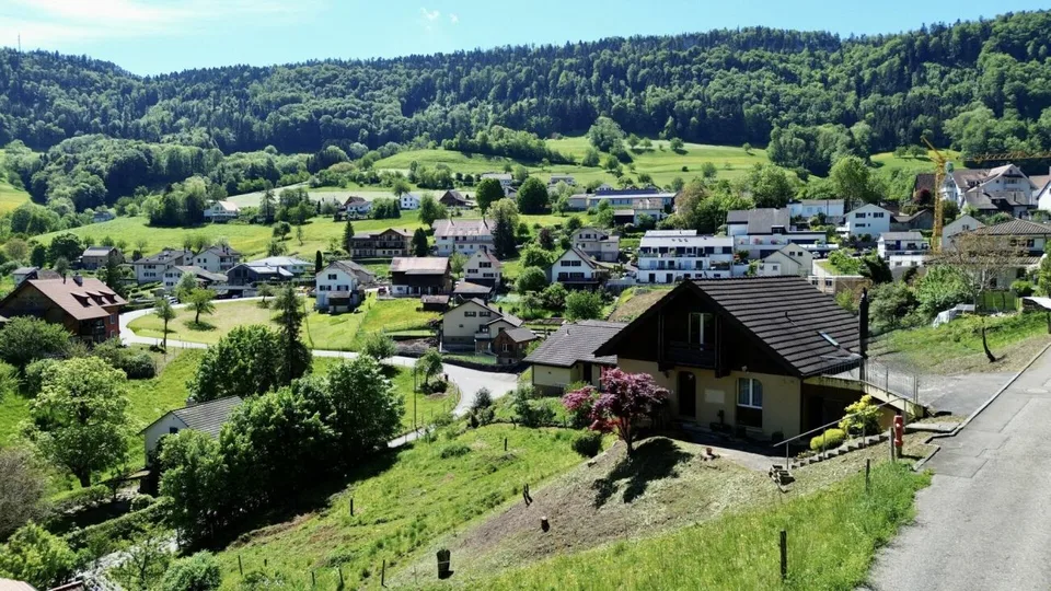 Votre maison de rêve avec vue est en train d'être construite ici ! Terrain à bâtir ensoleillé à Grindel (SO) – photo 6 sur 7