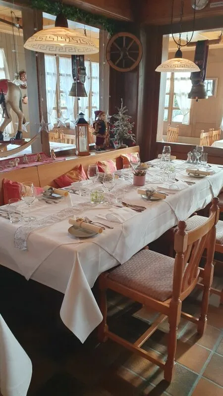 Ristorante tradizionale con un fascino nel centro di Lenk