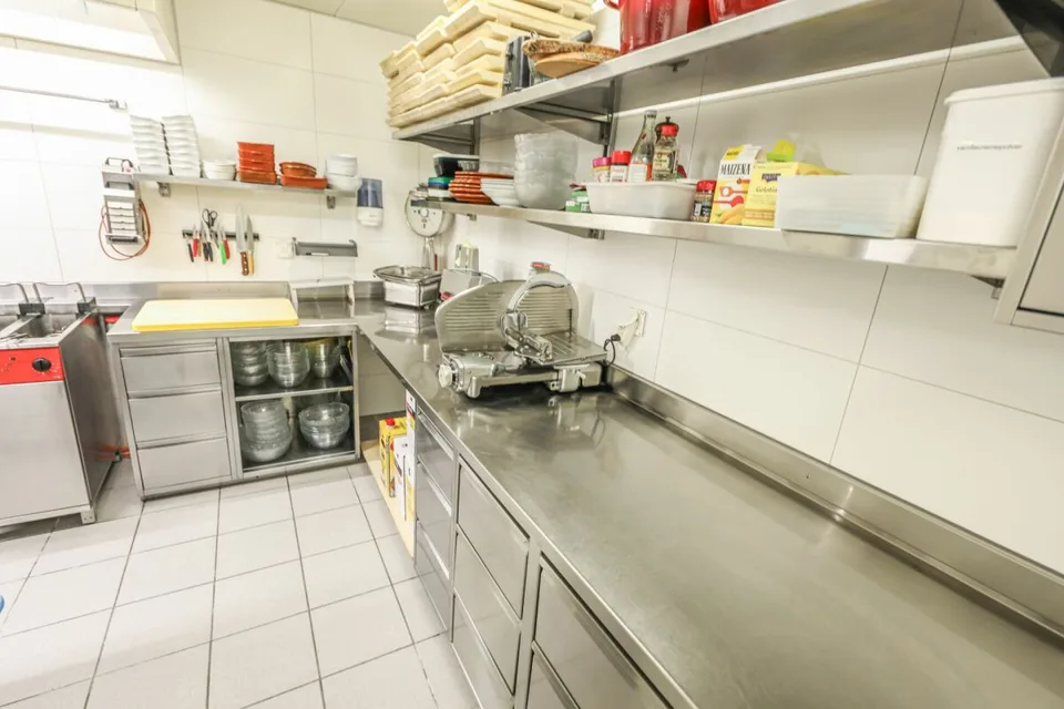 Ristorante tradizionale con un fascino nel centro di Lenk
