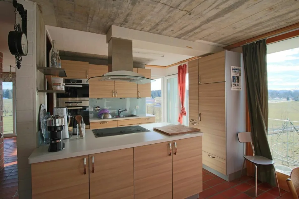 Villa indipendente con 7 stanze nei boschi