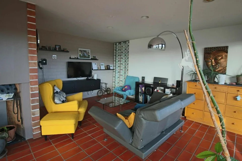 Villa indipendente con 7 stanze nei boschi