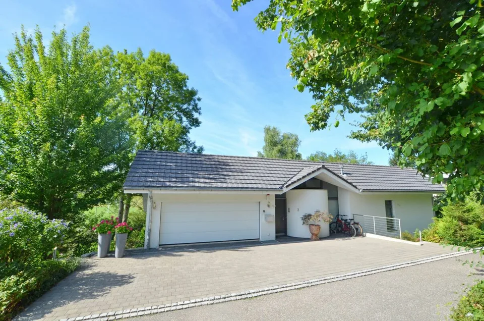 Casa di 6½ stanze in un quartiere di case unifamiliari di alto livello, situata in una zona tranquilla, un vero paradiso per le famiglie, Lättmatte 3, 5034 Suhr