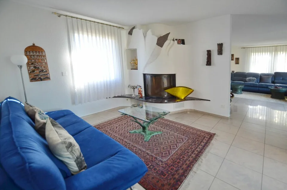 7 1/2 Room Single Family House with 5 ½ Room Apartment Living with a View - Single Family House with Separate Apartment near Lake Hallwil