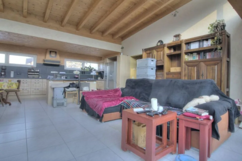 Villa di 4,5 stanze con 5 box per cavalli, un paddock e un annesso – foto 7 di 9