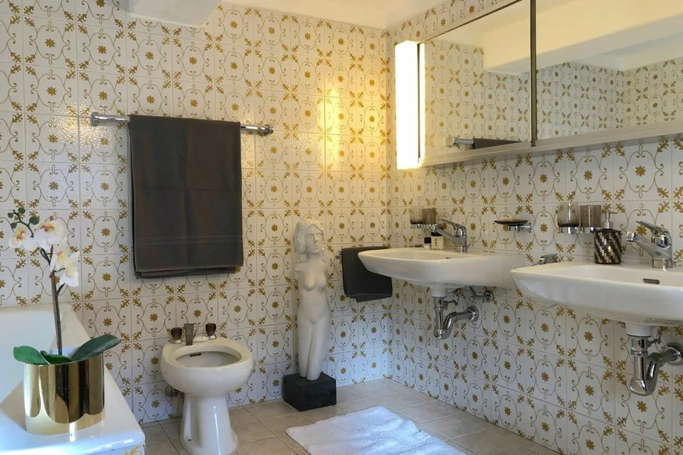 VERKAUFT ! Gemütliches Landhaus mit herrlichem Grundstück in ganzjähriger Sonnenlage – Foto 10 von 13