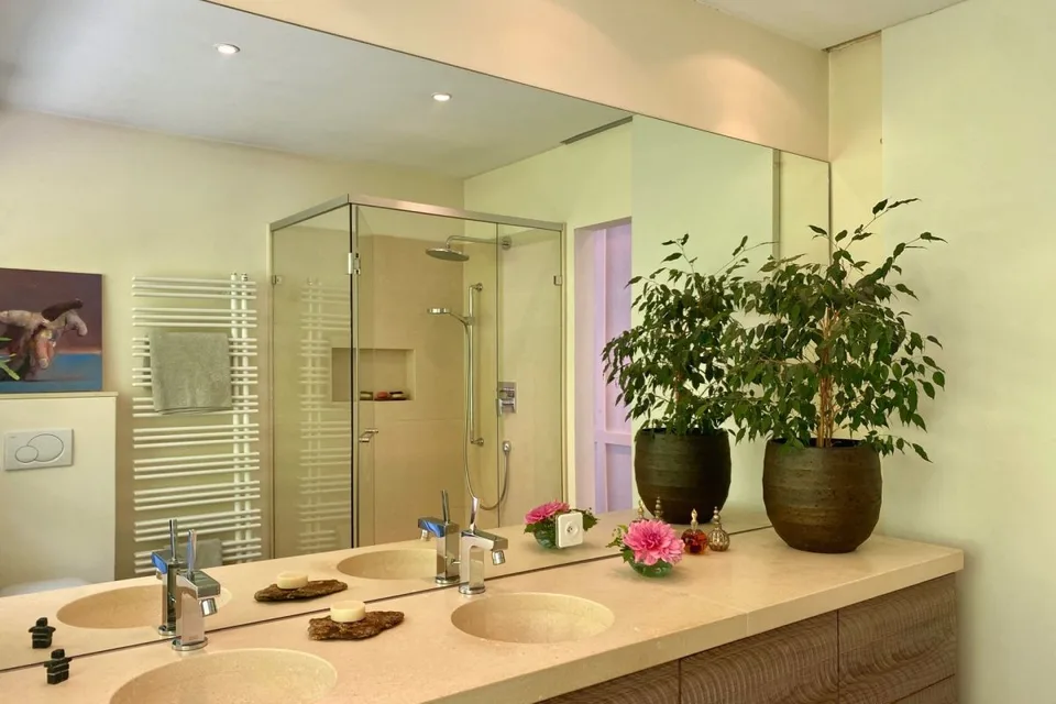 Exklusive Villa mit atemberaubender 180°-Seepanoramasicht und absoluter Privatsphäre – Foto 10 von 13