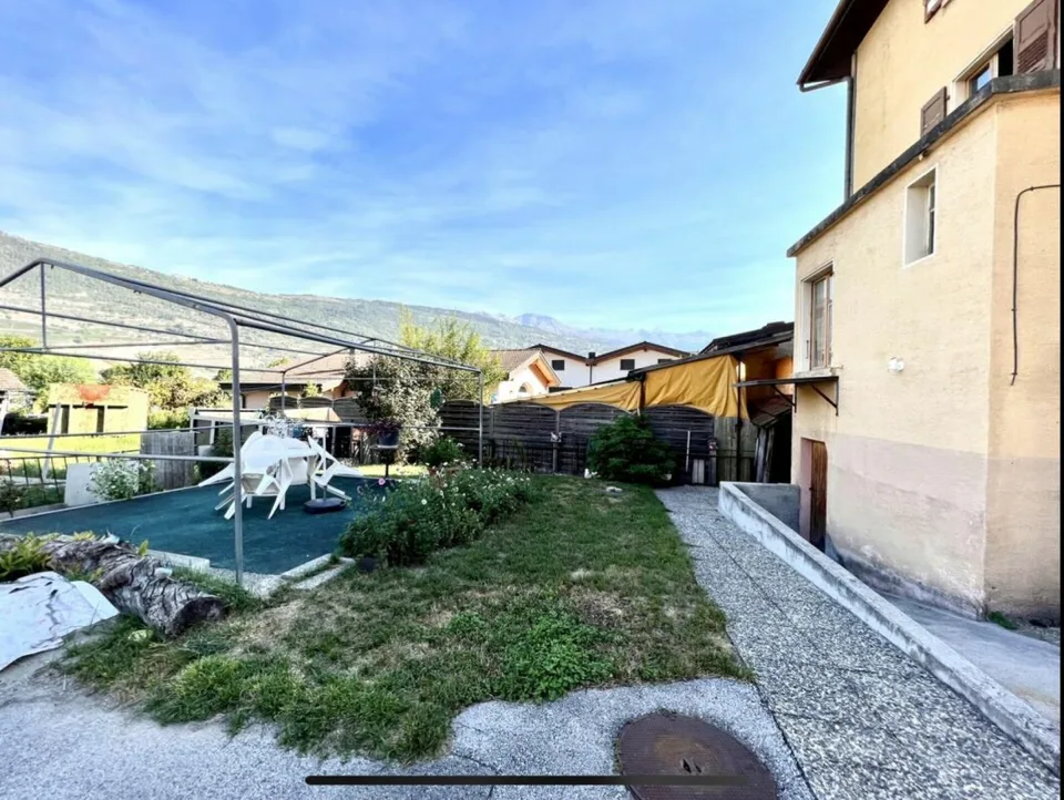 Dorfhaus mit 15 Zimmern in Grône – Foto 7 von 13