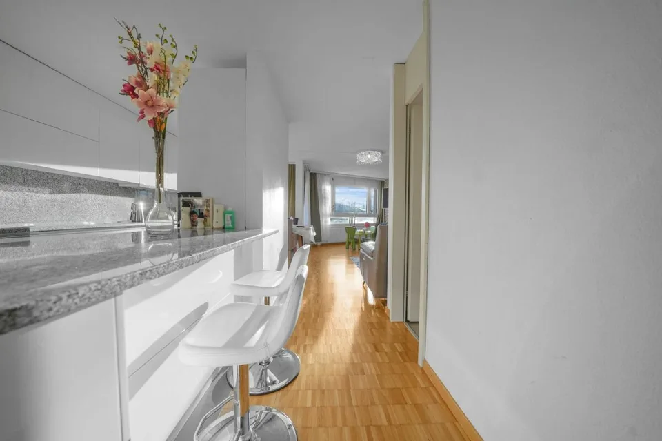 Condominio luminoso e centrale di 4,5 stanze con vista ampia – foto 8 di 13