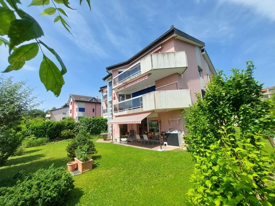 Superbo appartamento di 4,5 locali con balcone e ascensore in una tranquilla zona residenziale