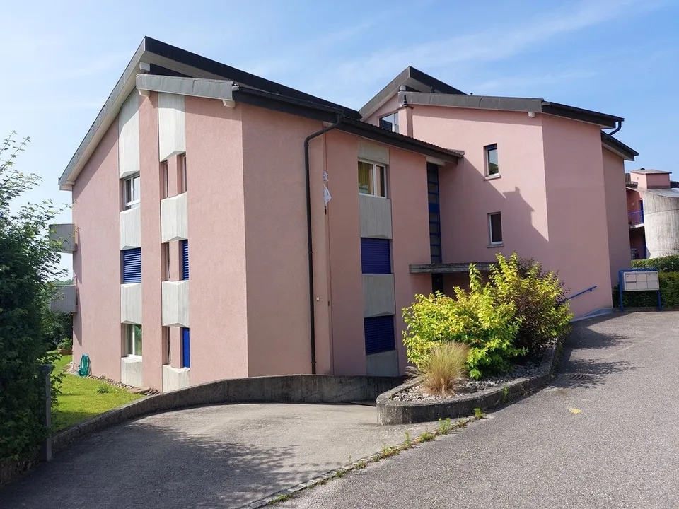 Superbe appartement de 4,5 pièces avec balcon et ascenseur dans un quartier résidentiel calme
