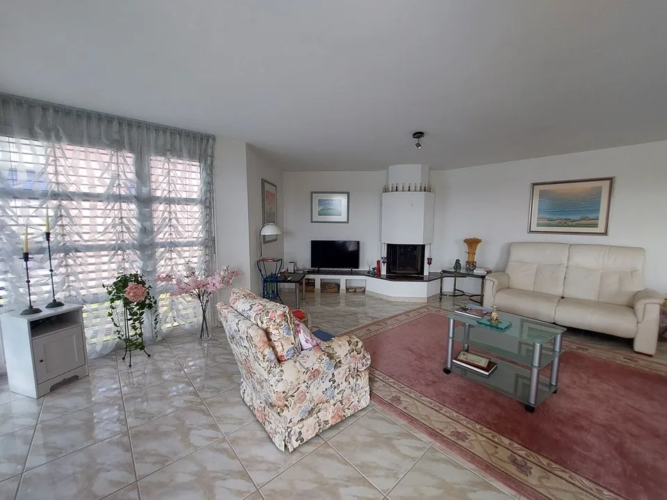 Superbo appartamento di 4,5 locali con balcone e ascensore in una tranquilla zona residenziale